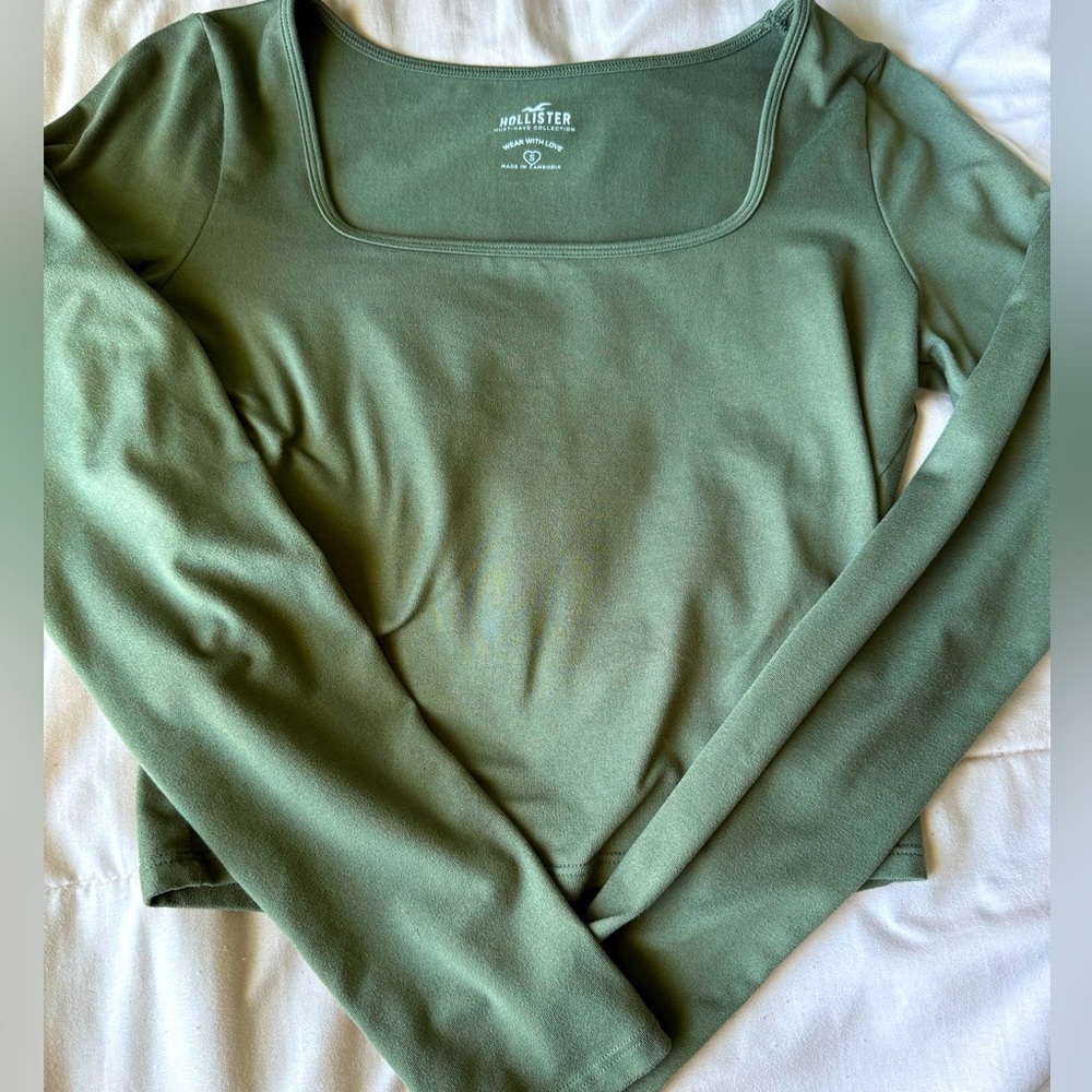 Hollister S long sleeve top